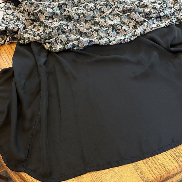 Lush Womens MIDI Dress W/ Puff Sleeve In Black Multi Floral- Size Large - Picture 14 of 14